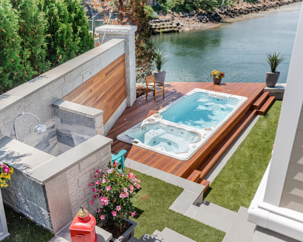 Hydropool swimspa installerad utomhus