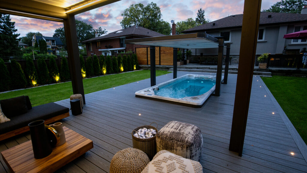 Hydropool swimspa installerad utomhus