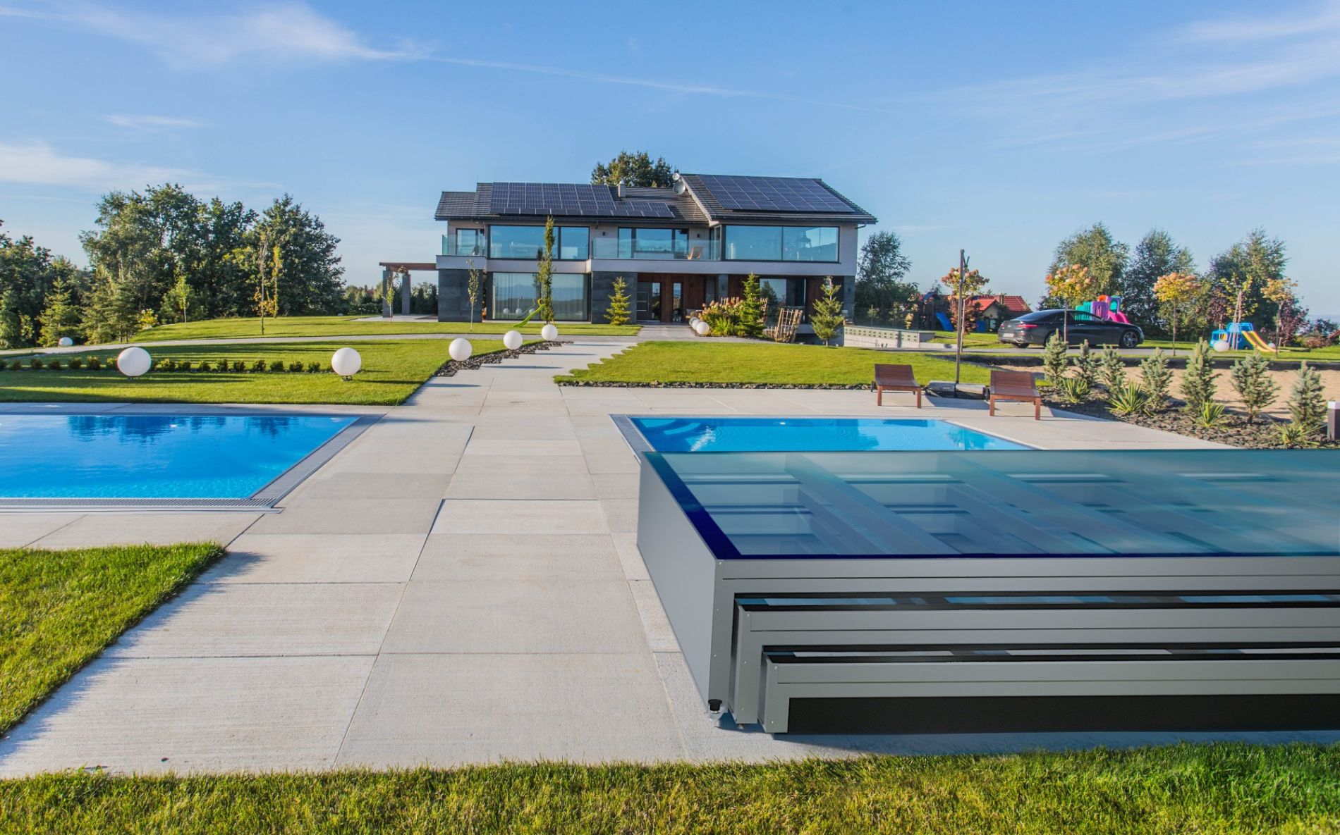 Hopskjutet vid modern villa